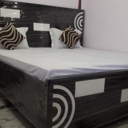 Oyo Rajdhani Guest House Faridabad Eksteriør bilde