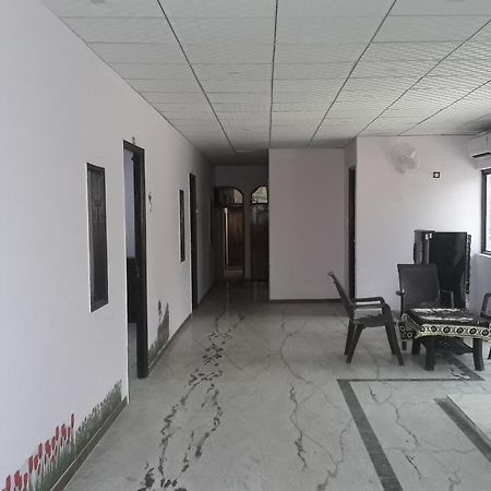 Oyo Rajdhani Guest House Faridabad Eksteriør bilde