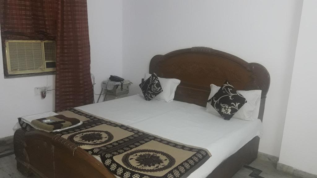 Oyo Rajdhani Guest House Faridabad Eksteriør bilde