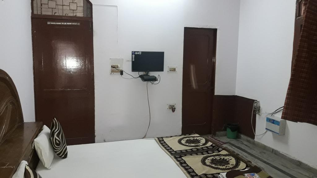 Oyo Rajdhani Guest House Faridabad Eksteriør bilde