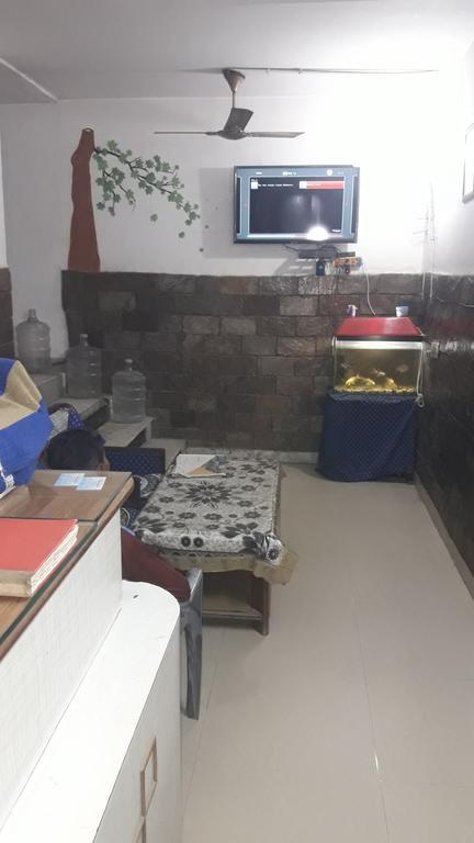 Oyo Rajdhani Guest House Faridabad Eksteriør bilde