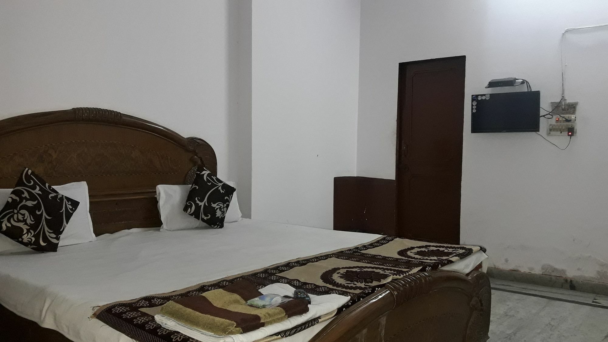 Oyo Rajdhani Guest House Faridabad Eksteriør bilde